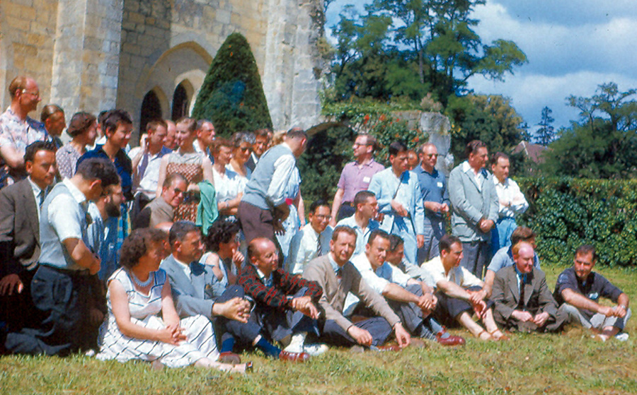 Box9 020 Royaumont Group 58